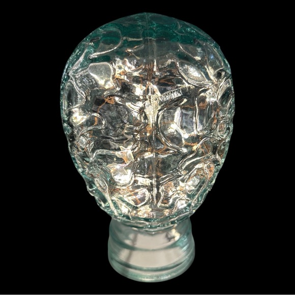 Fabulous Textured Heavyweight Glass Skull Sculpture w/ Star Lights (EUC) - Picture 10 of 15